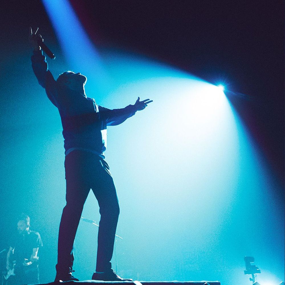 Affiche Kyo - L'Entre Monde en concert à l’Arkéa Arena