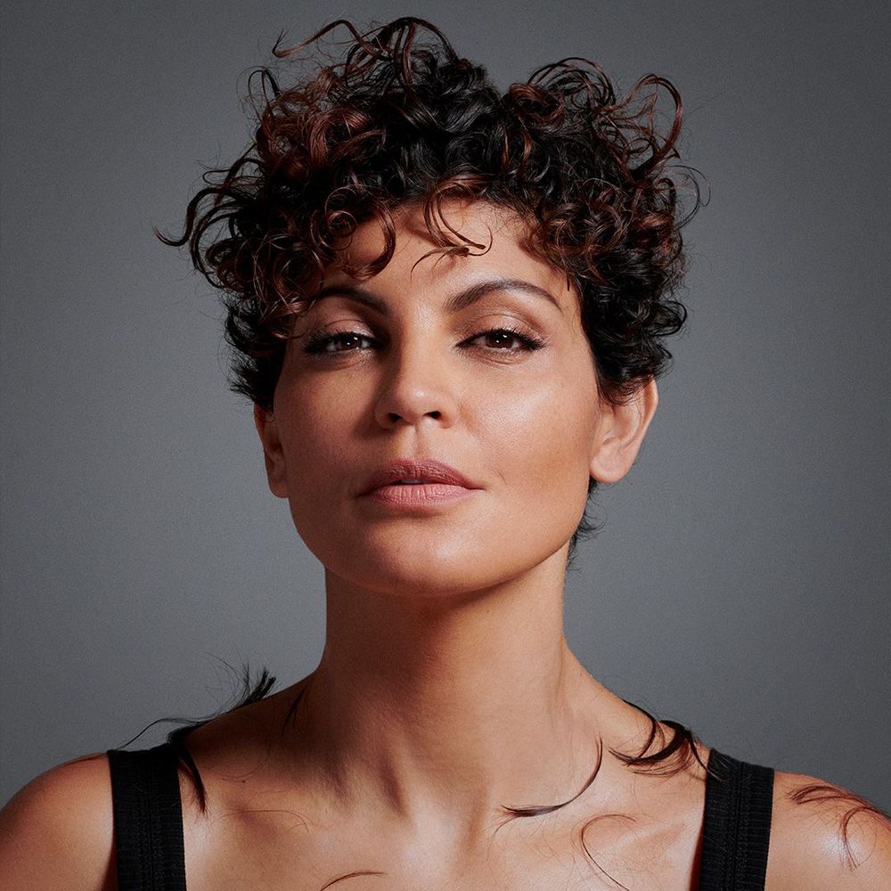 Affiche Nawell Madani - Tout Court en concert à l’Arkéa Arena